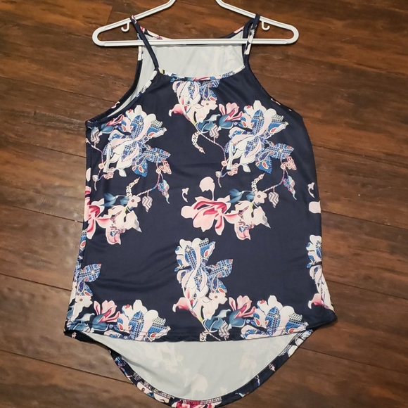 6/$20 Blue floral tank - Picture 3 of 3